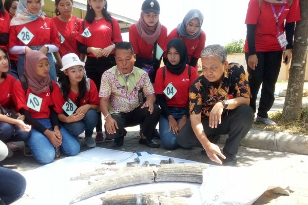 Kepala Dinporabudpar Blora, Slamet Pamudji (kanan)
