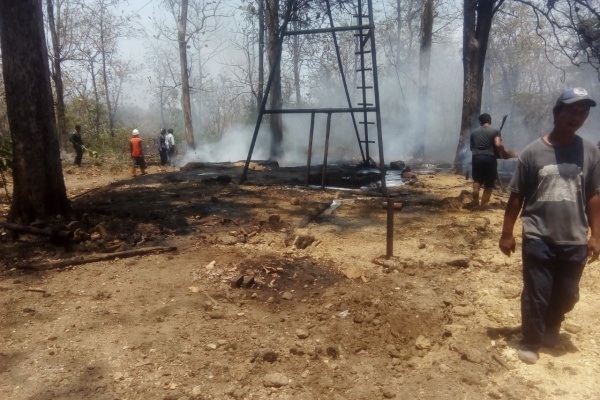 Kebakaran di sumur minyak tua L.174 yang dikelola BUMD Blora PT BPE mengalami kebakaran