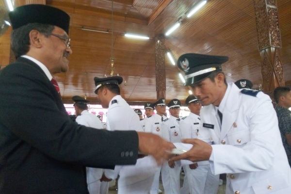 Pengambilan Sumpah 125 Kades terpilih di Pendopo Rumah Dinas Bupati Blora