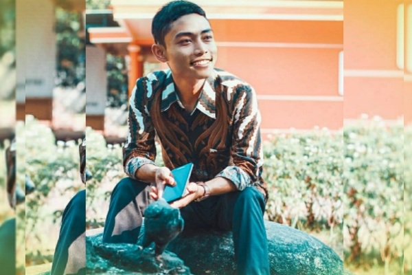 Oleh: Aufal Marom