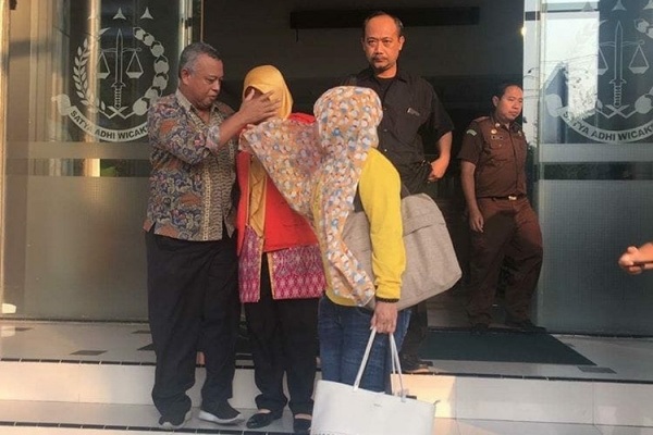 Tersangka kasus korupsi Upsus Siwab Dinakikan Blora, Wahyu Agustini ditahan Kejati Jateng (foto: instagram Penkum Kejati Jateng)