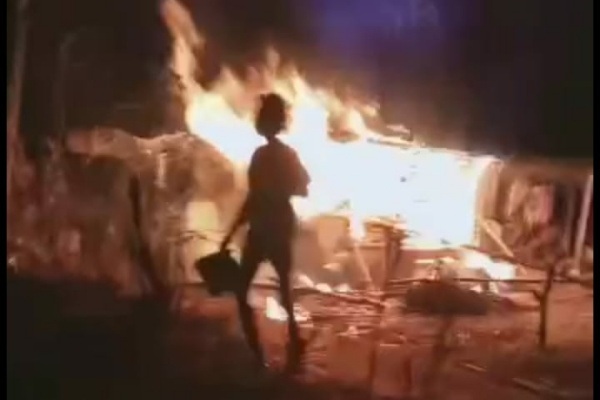Kebakaran yang menimpa rumah Marsam (74) di Desa Ngraho Kecamatan Kedungtuban Kabupaten Blora disebabkan oleh puntung rokok yang dibuang sembarangan