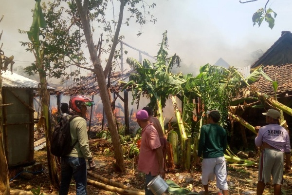 Kebakaran di Kelurahan Tambakromo Kecamatan Cepu Kabupaten Blora