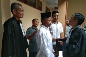 AYAH BEJAT DIVONIS 20 TAHUN PENJARA, TERDAKWA: SAYA MINTA DIKEBIRI SAJA!