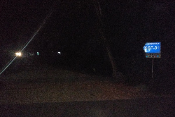 Lampu penerangan jalan menuju sumur pengeboran PT SGT padam