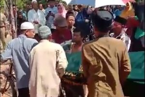 PENUHI WASIAT, JENAZAH DIANTAR NAIK SEPEDA