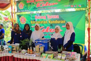 RAMAIKAN BULAN BAKTI KARANG TARUNA, DELEGASI KUNDURAN PAMERKAN PRODUK KELOR