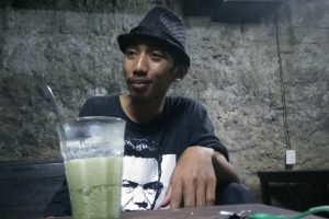 SKRIPSI DULU, ATAU RESEPSI DULU?