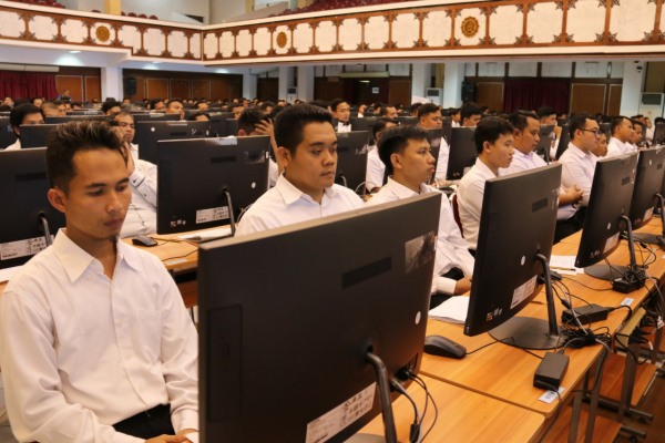 Tes Seleksi Kemampuan Dasar (SKD) CPNS di Auditorium GPH Haryo Mataram Universitas Sebelas Maret Surakarta