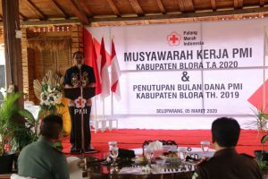 HADIRI MUSKERKAB PMI BLORA 2020, BUPATI MINTA WARGA TAK CEMASKAN CORONA