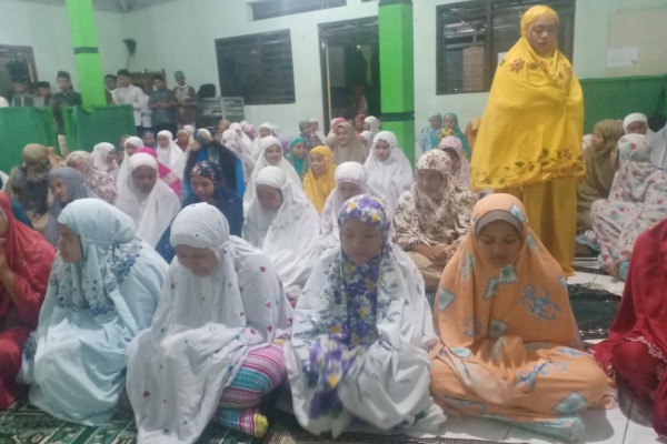 Istighotsah menjelang Ujian Sekolah dan Ujian Nasional 2020 di SMA Negeri 1 Tujungan, Kabupaten Blora