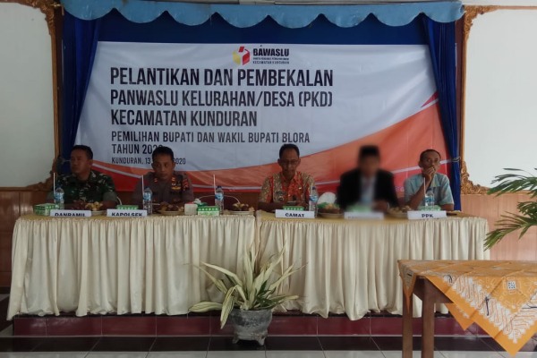 Camat Kunduran, Hartanto Wibowo dalam pelantikan Panwaslu Kelurahan/Desa se- Kecamatan Kunduran