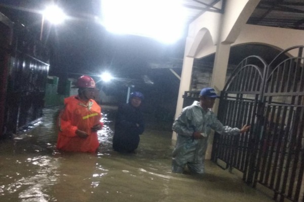Kondisi banjir di wilayah Kecamatan Cepu, Rabu (25/03) pukul 18.35 WIB