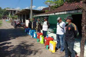 CEGAH COVID-19, NU KRADENAN ADAKAN PENYEMPROTAN DESINFEKTAN