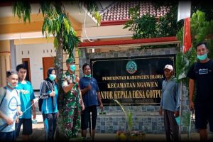 BERSAMA CEGAH COVID-19, PEMDES GOTPUTUK GELAR PENYEMPROTAN DESINFEKTAN