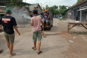 BERSATU LAWAN COVID 19,  GARDA 03 LAKUKAN PENYEMPROTAN SWADAYA