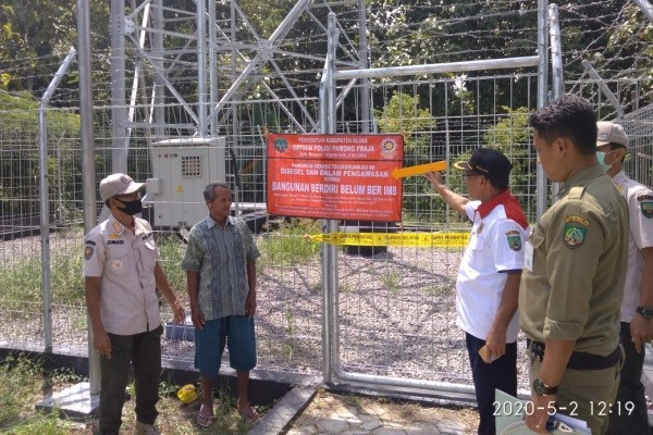 Satpol PP Kabupaten Blora melakukan penyegelan