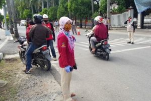 GELAR OPERASI MASKER, SATGAS COVID-19 CEPU BERIKAN EDUKASI