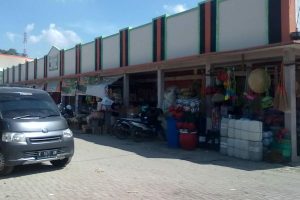 SETELAH DIPANGGIL KEJAKSAAN, 2 ORANG INI KEMBALIKAN KUNCI PASAR KIOS CEPU