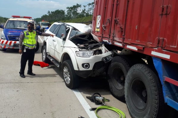 Kecelakaan lalu lintas di Km 300 Jalur B Tol Batang-Semarang
