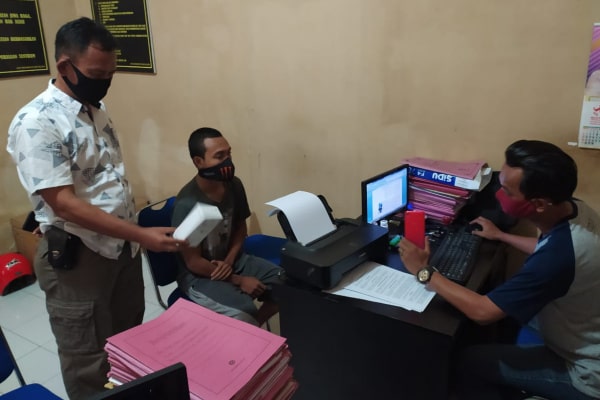 PENCURI HP DIRINGKUS POLISI