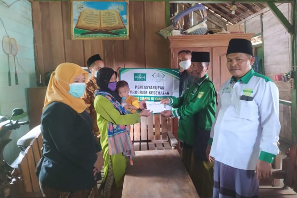 NU CARE-LAZISNU BLORA BERIKAN BANTUAN BIAYA PERAWATAN ODGJ DI JATI