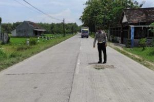 WARGA GROBOGAN JADI KORBAN TABRAK LARI DI NGAWEN