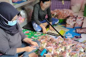 PEMPROV JATENG GALAKKAN BELANJA PRODUK PARCEL DARI UMKM