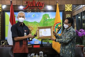 JATENG JADI PROVINSI TERBAIK PENGGERAK AKSES KEUANGAN