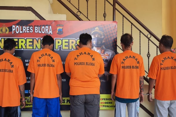 TERSANGKA PEMERASAN PASAR JEPON MEMINTA MAAF KEPADA PRESIDEN HINGGA BUPATI BLORA