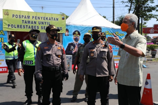 BUNTUT JEBOLNYA PENYEKATAN PEMUDIK JABODETABEK, GANJAR MINTA WARGANYA MELAPOR