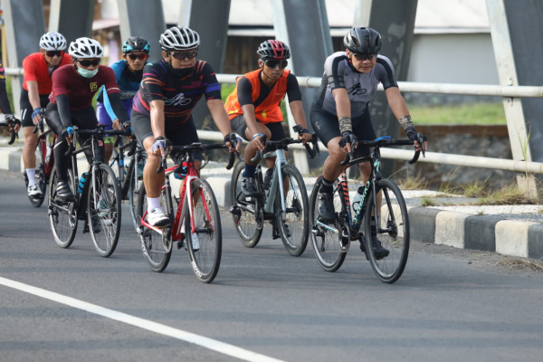 BOROBUDUR DUATHLON 2021 DIGEGERKAN DENGAN KEIKUTSERTAAN GANJAR BESERTA ISTRI