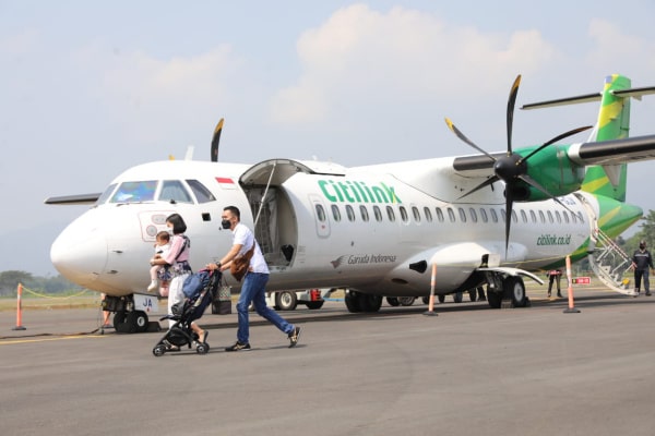 RESMI SEBAGAI BANDARA KOMERSIAL, BANDARA PURBALINGGA DARATKAN PESAWAT PERDANA