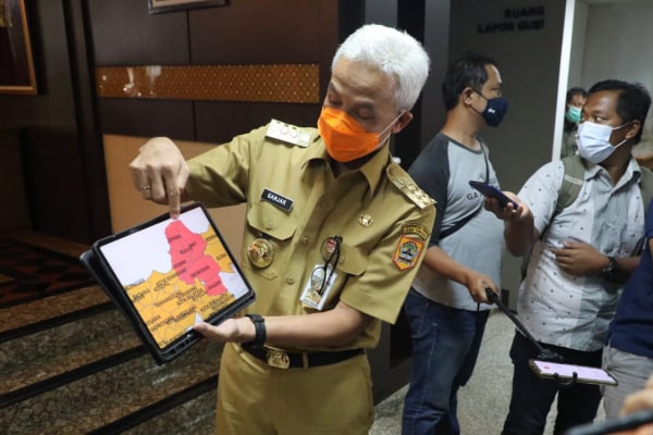 GANJAR PERINTAHKAN SEJUMLAH DAERAH TAMBAH KAPASITAS TEMPAT TIDUR DAN GENJOT VAKSINASI