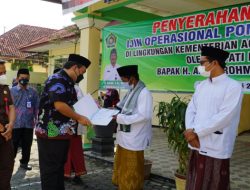 BUPATI BLORA SERAHKAN PIAGAM IZIN OPERASIONAL 5 PONDOK PESANTREN