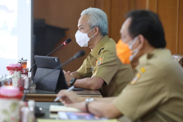 PASTIKAN STOK OKSIGEN AMAN, GUBERNUR JATENG BENTUK SATGAS