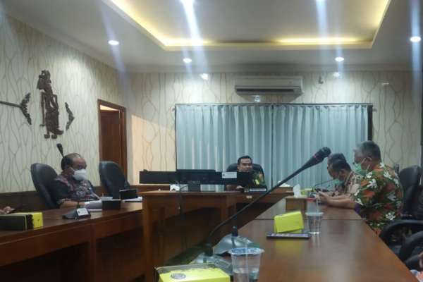 BUPATI MEMINTA MAAF TERKAIT KASUISTIK MENINGGAL COVID SAAT ISOMAN DI CEPU
