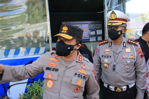 TINJAU BERBATASAN, KAPOLDA IMBAU LIBUR IDUL ADHA WARGA TETAP DI RUMAH