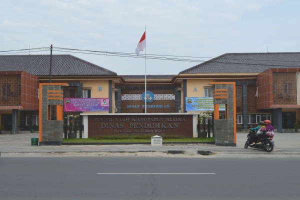 SEBAGAI ACUAN PPDB, DISDIK BLORA KELUARKAN SE LARANGAN JUAL SERAGAM