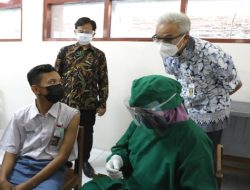 SUDAH DIMULAI, NAKES DI JAWA TENGAH AKAN MENERIMA VAKSINASI BOOSTER
