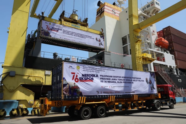TINGKATKAN EKSPOR PERTANIAN, GANJAR GAGAS PELABUHAN TANJUNG EMAS JADI PELABUHAN HORTIKULTURA