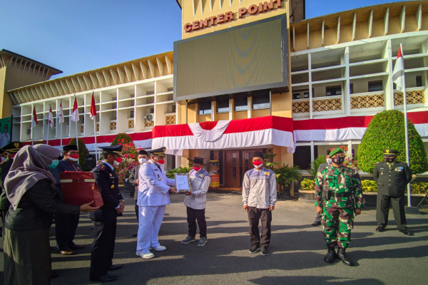PERINGATAN HUT RI-76, 66 NAPI RUTAN BLORA TERIMA REMISI