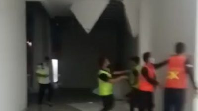 JELANG KEDATANGAN MENTERI, BANGUNAN ATAP BANDARA NGLORAM  AMBROL