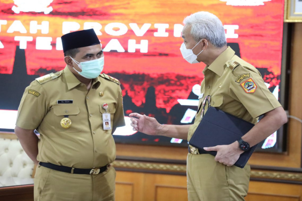 GREYSIA POLII DAN APRIYANI RAHAYU BANJIR UCAPAN SELAMAT, GANJAR: HEBAT BETU