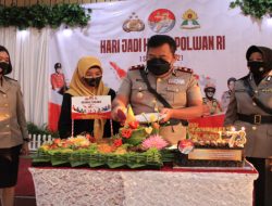 PERINGATI HUT 73 POLWAN, POLRES BLORA GELAR POTONG TUMPENG