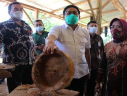 KUNJUNGI BLORA, MENDES : PEMERINTAH PUNYA PERAN PENTING DAMPINGI PARA PELAKU USAHA