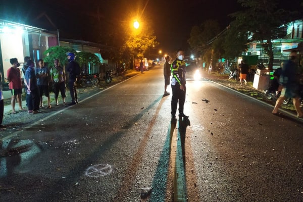 WARGA KAMOLAN JADI KORBAN TABRAK LARI DI JALAN BLORA-CEPU