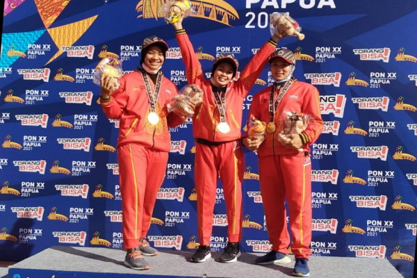 RAIH EMAS, 2 ATLET PUTRI PANJAT TEBING BIKIN BANGGA BLORA