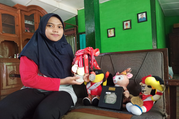 SEMPAT CEDERA, SITI NAFISATUL HARIROH TOREHKAN PERAK DI PON XX PAPUA