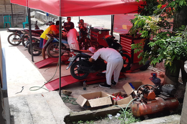 SERVICE MOTOR GRATIS DAN DONOR DARAH, SMK PELITA JAPAH PERINGATI SUMPAH PEMUDA